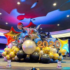 Organic happy year thema wolk van ballonnen